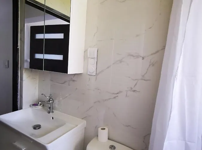 Koral Apartament Chotomow